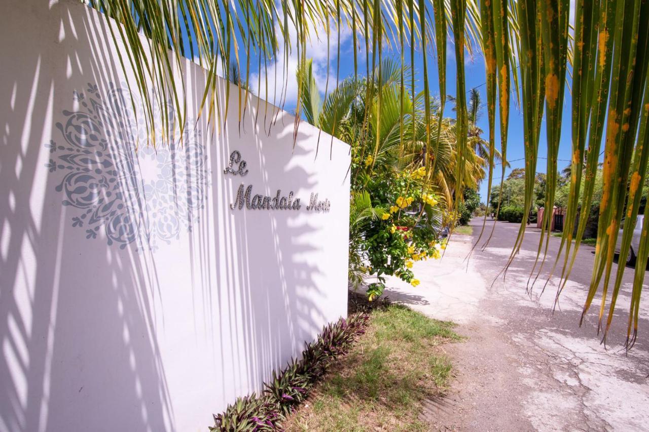 Le Mandala Moris Guesthouse Pointe Aux Canonniers Grand Baie Exterior foto