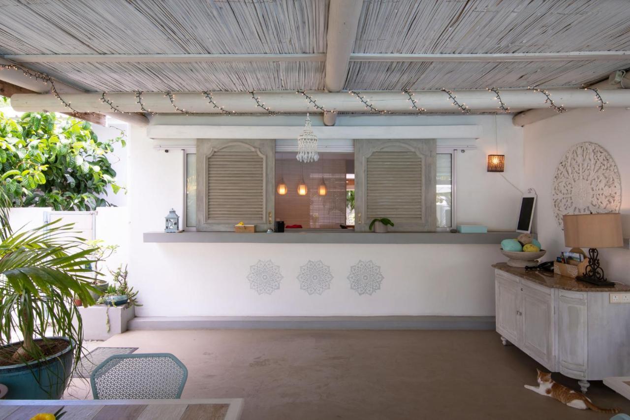 Le Mandala Moris Guesthouse Pointe Aux Canonniers Grand Baie Exterior foto