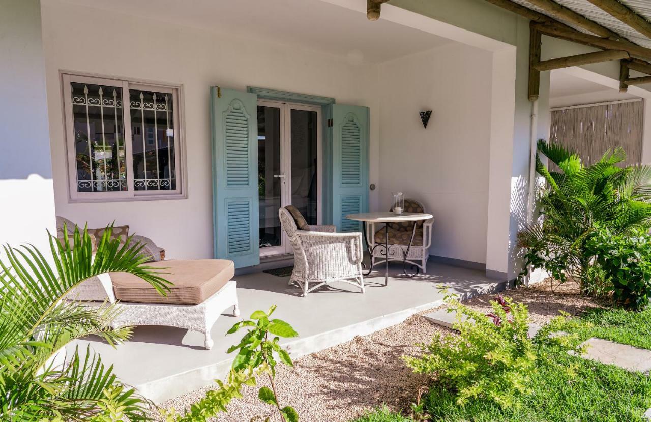 Le Mandala Moris Guesthouse Pointe Aux Canonniers Grand Baie Exterior foto
