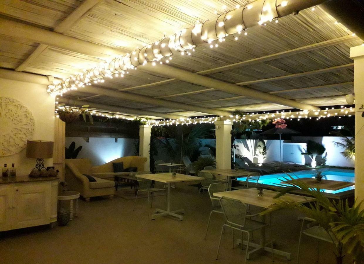 Le Mandala Moris Guesthouse Pointe Aux Canonniers Grand Baie Exterior foto