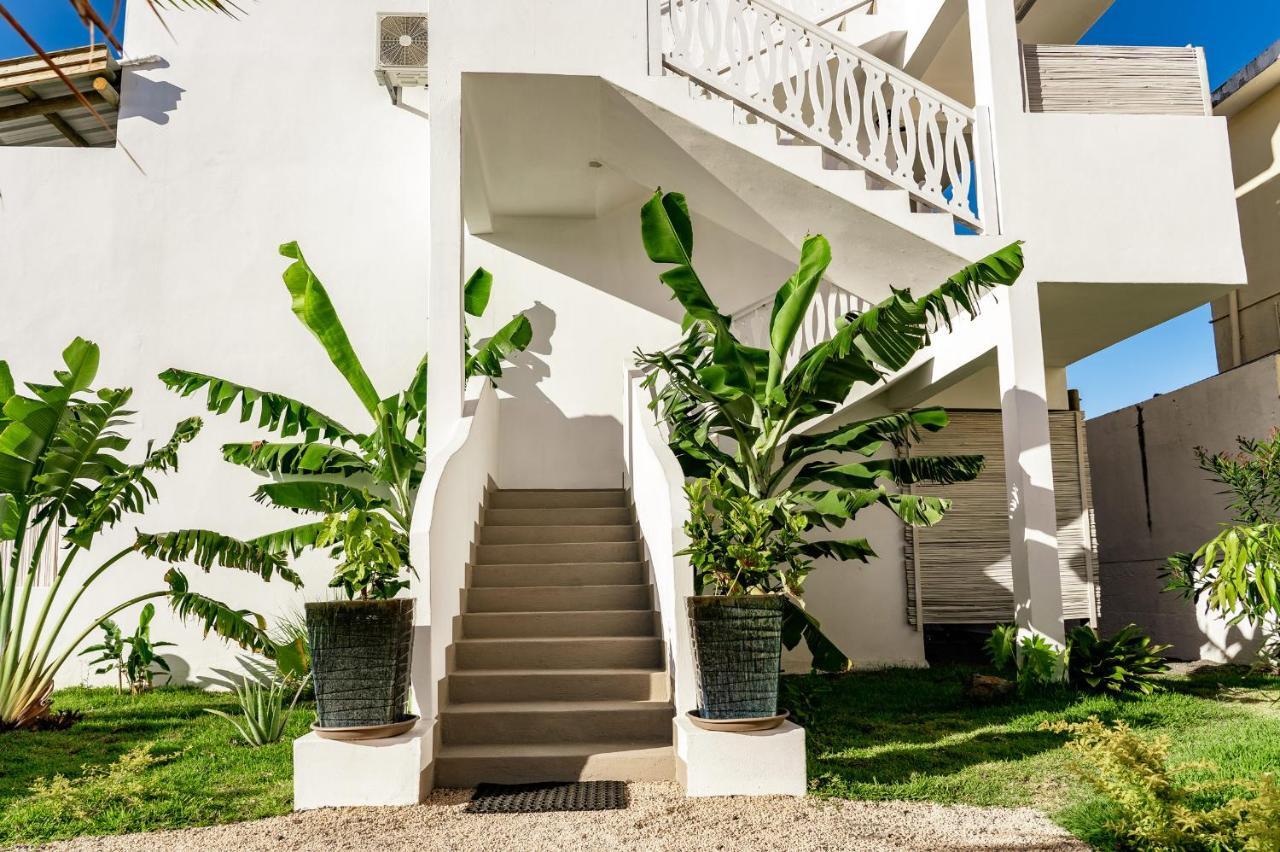 Le Mandala Moris Guesthouse Pointe Aux Canonniers Grand Baie Exterior foto